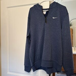 Never worn men's Nike dri-fit golf hoodie. Size L. DN1906.
